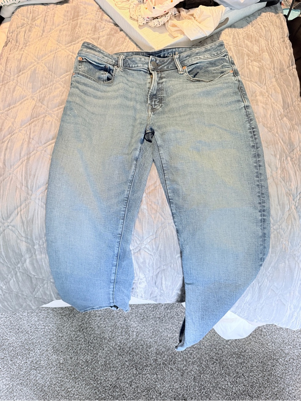 American Eagle Outfitters Light Wash Relaxed Jeans